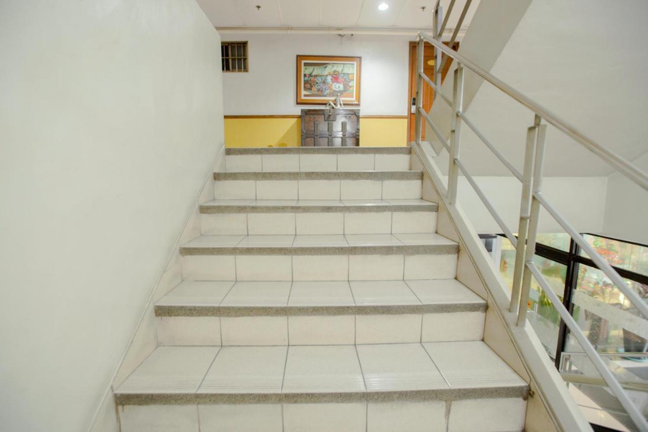 Newgrange Condotel Quezon City Kültér fotó